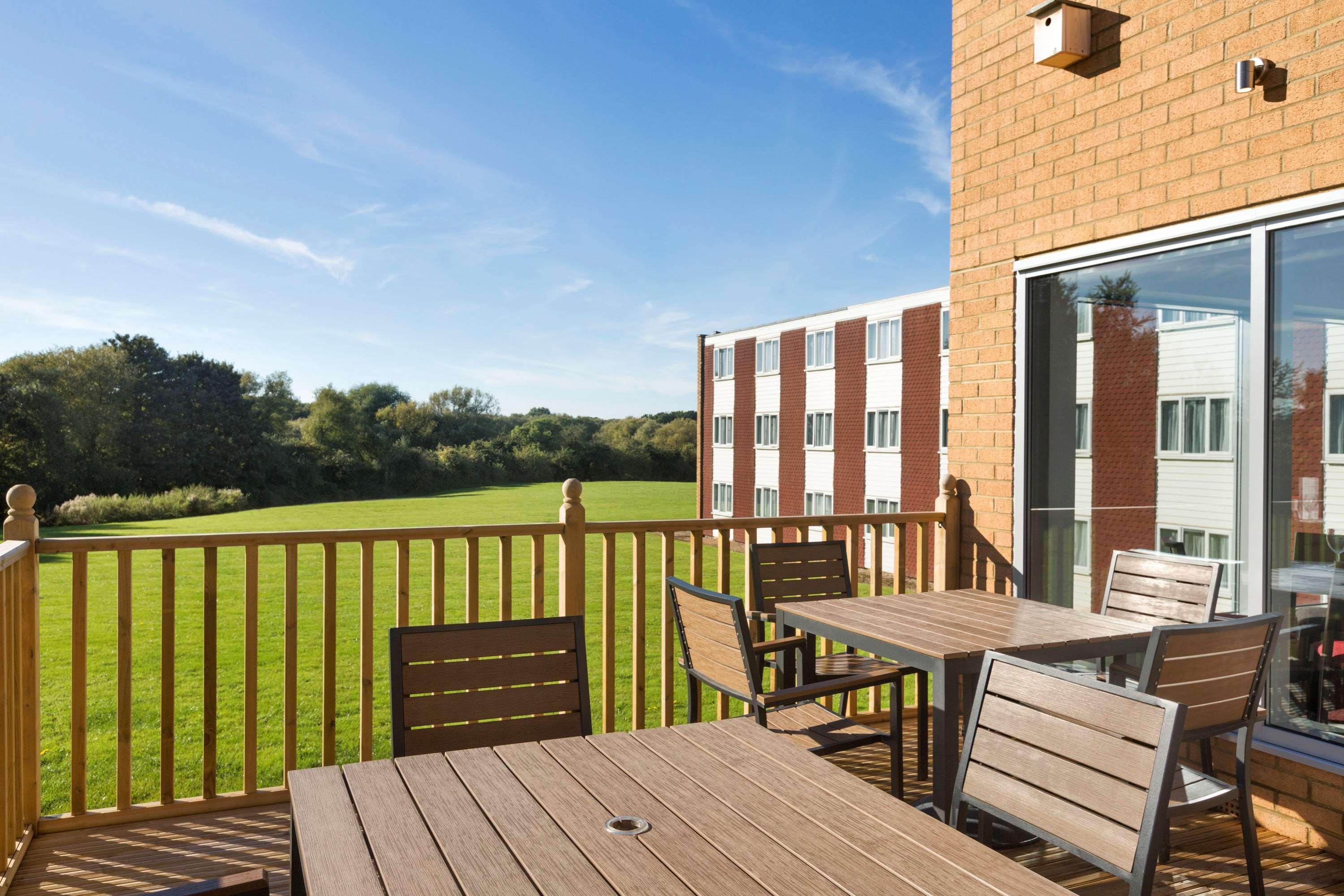 Ramada Milton Keynes Otel Dış mekan fotoğraf