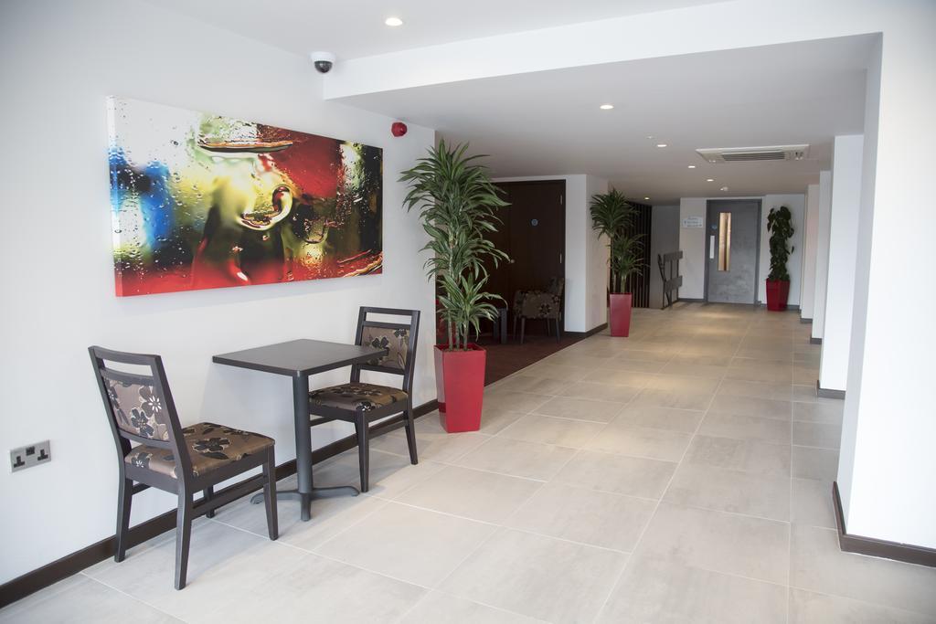 Ramada Milton Keynes Otel Dış mekan fotoğraf