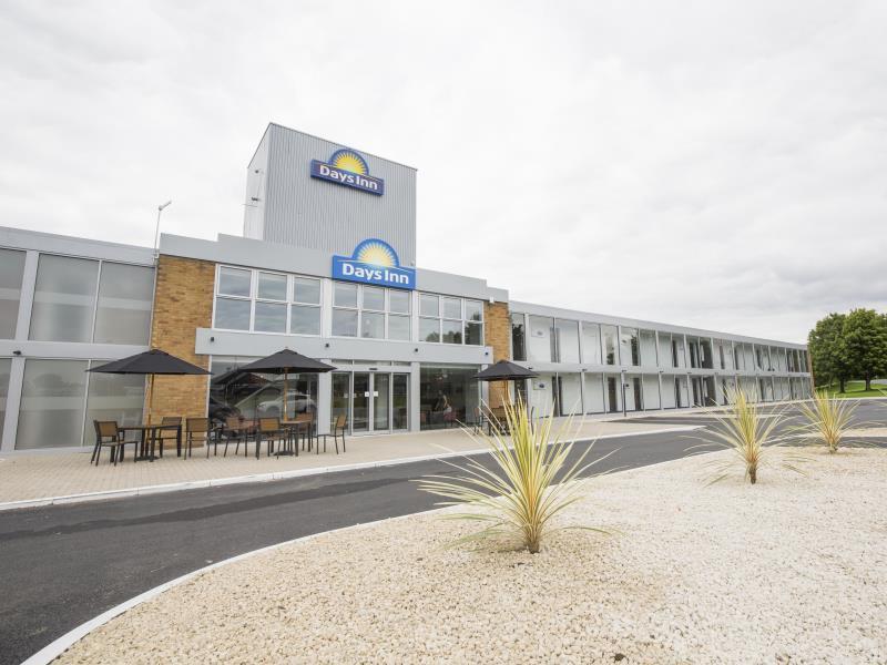 Ramada Milton Keynes Otel Dış mekan fotoğraf