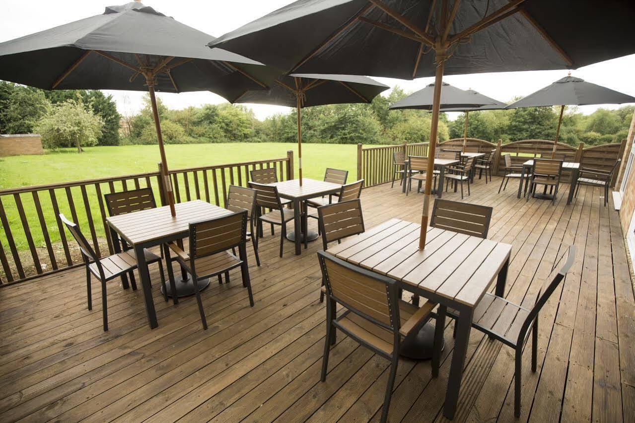 Ramada Milton Keynes Otel Dış mekan fotoğraf